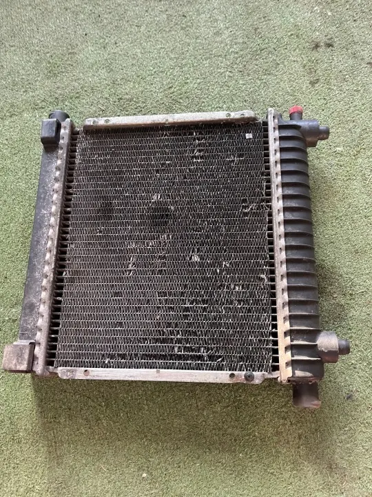 Radiateur d'eau OEM 251082 pour Mercedes 190 2.0E image 2