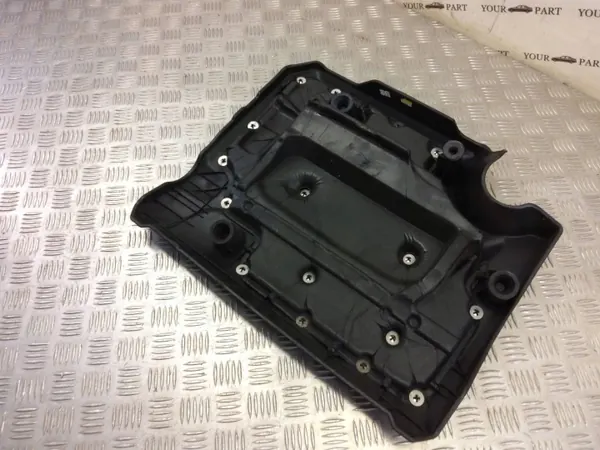 Écran de capot avant KIA Sportage 2013 OEM SKE30030 image 8