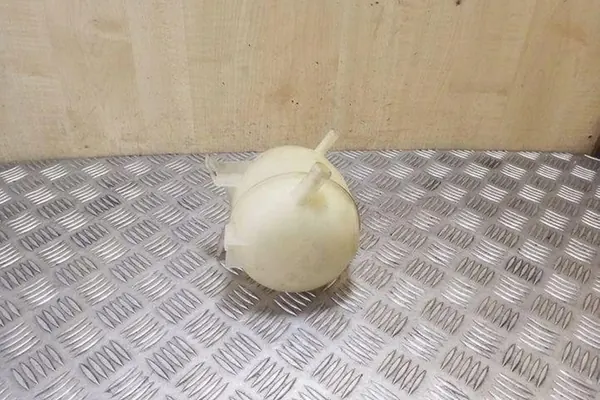 Ausgleichsbehälter RENAULT SCÉNIC I 1.6L Benzin OEM 7700839184 image 3