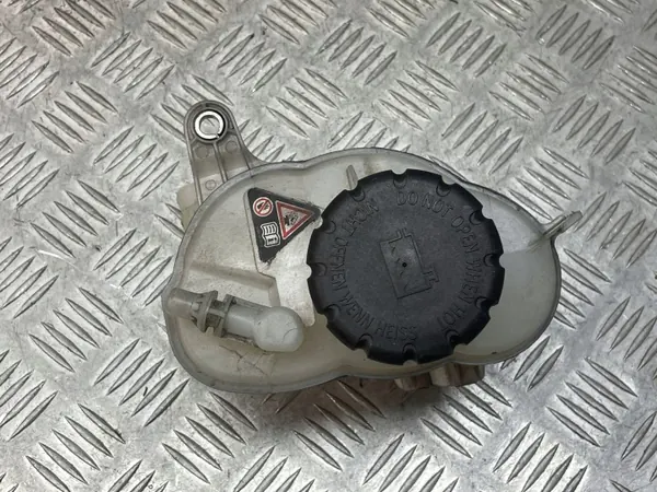 Mercedes OE A1392004601 Uitzettank - Gebruikt image 5