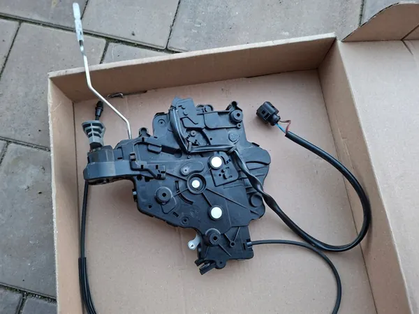 VW T6 Vänster skjutdörrslås 7E0843653BL image 3