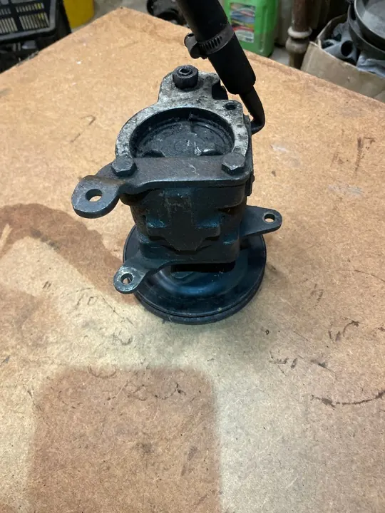 Bomba de direção assistida BMW 5 E28 image 5