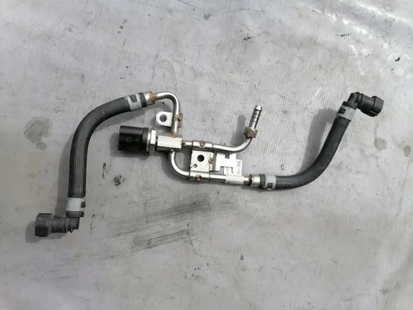 Distribuidor de combustible Porsche Macan 3.6t OEM 94611023501 image 3