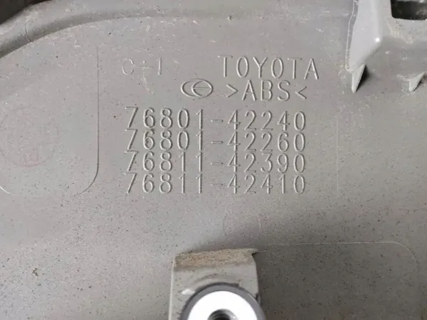 Toyota RAV4 Bagagelucklist OEM 76801-42240 Begagnad image 6