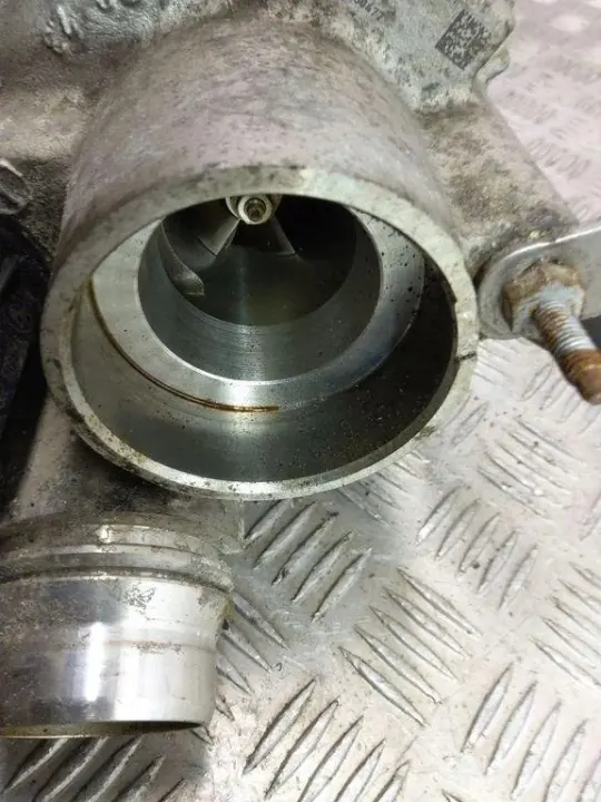 Turbo BMW X5 (F15,F85) 7634486 2.0L Hybride 205kW 2018 image 5