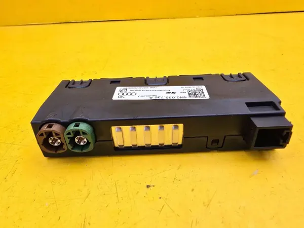 Enchufe USB Audi Q8 2019 OEM 4N0035736A image 4