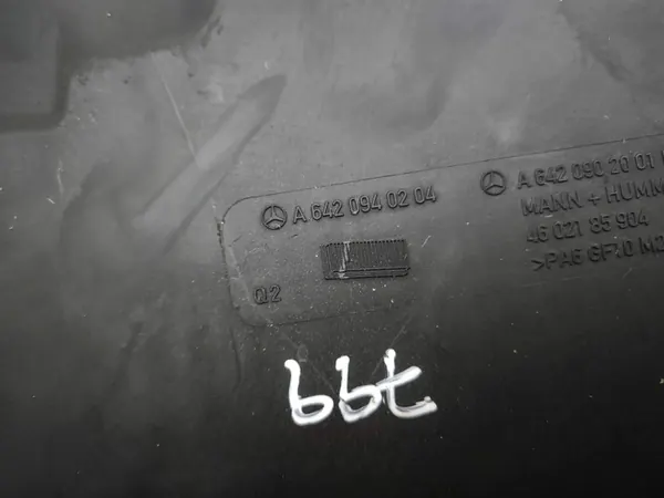 Mercedes-Benz ML W164 2010 Ilmansuodattimen kotelo A6420940204 image 7