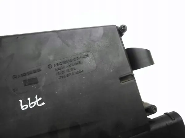 Mercedes-Benz ML W164 2010 Ilmansuodattimen kotelo A6420940204 image 8