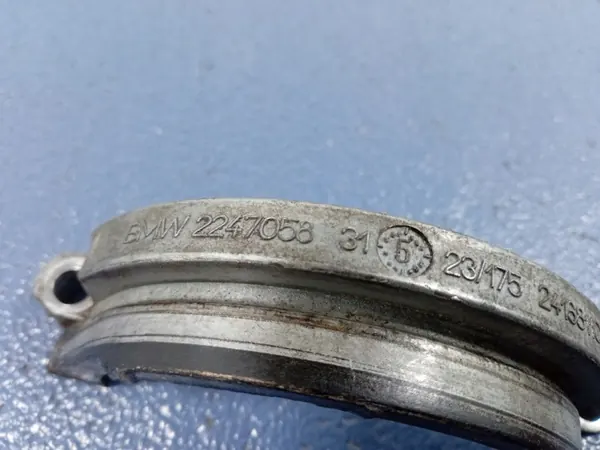 Support de pompe à vide OEM Ambit-748236-2247058 BMW 7 image 3