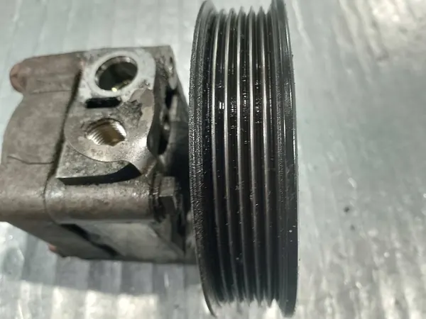 Stuurbekrachtigingspomp Volvo V70 2.5 TDI 9485904 image 3