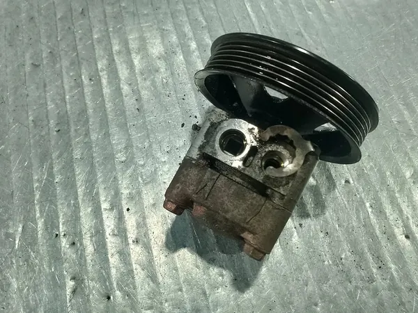 Stuurbekrachtigingspomp Volvo V70 2.5 TDI 9485904 image 4