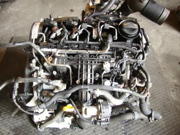 Motor VW Caddy Golf VI Octavia II 1.6 TDI CAY 2013 image 2