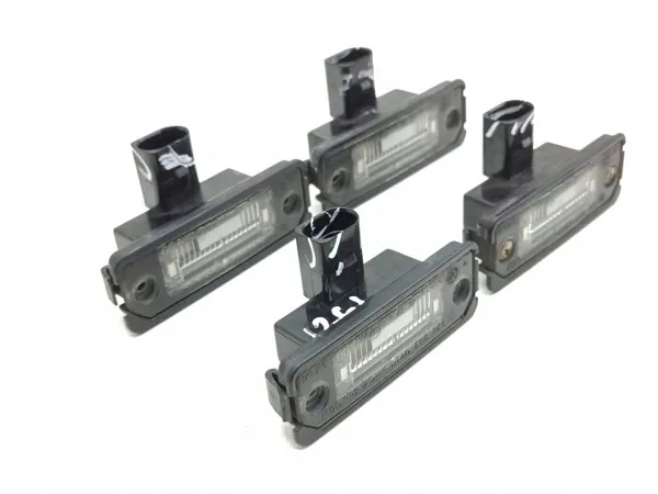 Luz de matrícula Bentley Flying Spur 2006 OEM AMD195961 image 2