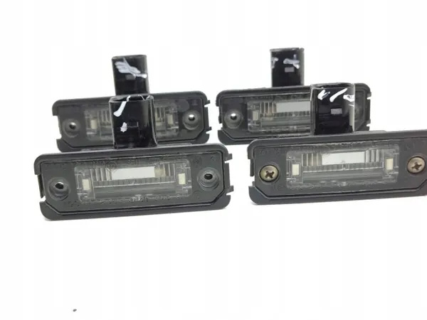 Luz de matrícula Bentley Flying Spur 2006 OEM AMD195961 image 4