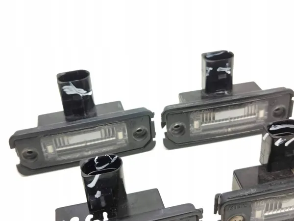Luz de matrícula Bentley Flying Spur 2006 OEM AMD195961 image 5