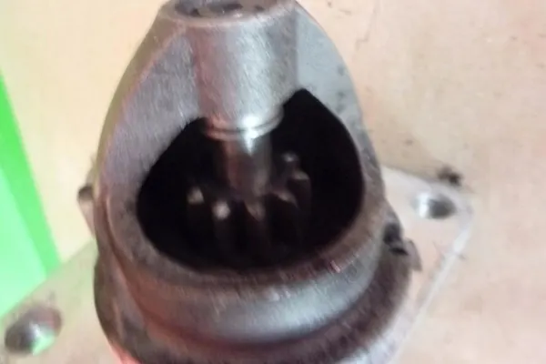 Motor de arranque FORD FIESTA VI gasolina 60kW 2011 OEM 8V2111000BE image 2