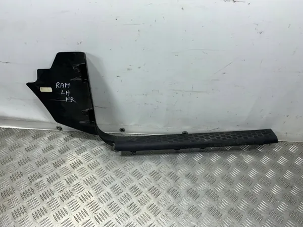 OEM 2128409 Etuoven kynnyssuoja Dodge RAM:lle image 2