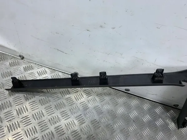 OEM 2128409 Etuoven kynnyssuoja Dodge RAM:lle image 3
