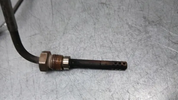 Avgastemperatursensor Audi A8 D3 3.0 TDI 057906088A image 3