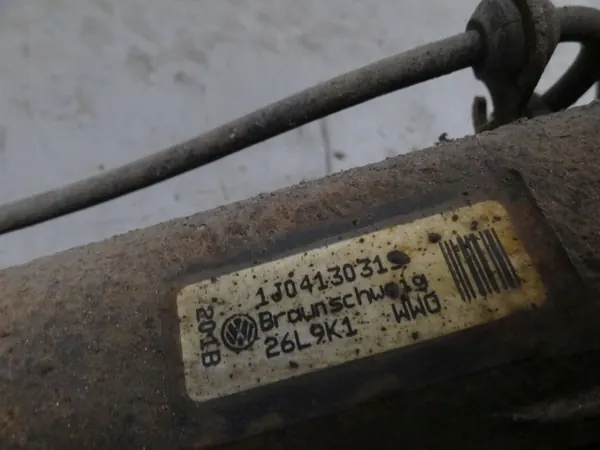 VW GOLF IV 1999 1.6 B McPherson Assemblaggio Destro Anteriore OEM 1J0413031S image 4