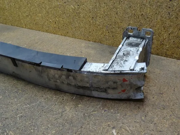 AUDI Q3 8U 11-18 Etupuskuri Tuki OEM 8U0807109C image 3