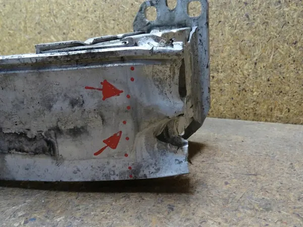 AUDI Q3 8U 11-18 Etupuskuri Tuki OEM 8U0807109C image 4