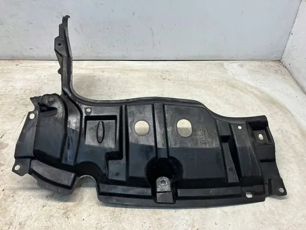 Yaris III Lift 1.5 VVTi Motoröverdrag Vänster 51442-0D141 image 5