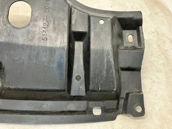 Yaris III Lift 1.5 VVTi Motoröverdrag Vänster 51442-0D141 image 6