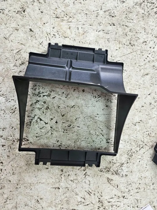Mercedes-Benz C W205 AMG Voor remluchtkanaal OEM A2055052830 image 2