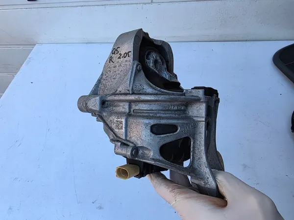 Moottorin Kiinnike Oikea Audi Q5 80A FY 2.0T OEM 4M0199372B image 3