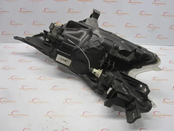 Nissan OE 89907548 Rechter Frontscheinwerfer - Gebraucht image 4