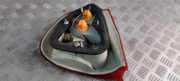 Faróis Traseiros LAMPA TYŁ OEM Mitsubishi Carisma I Sedã image 9