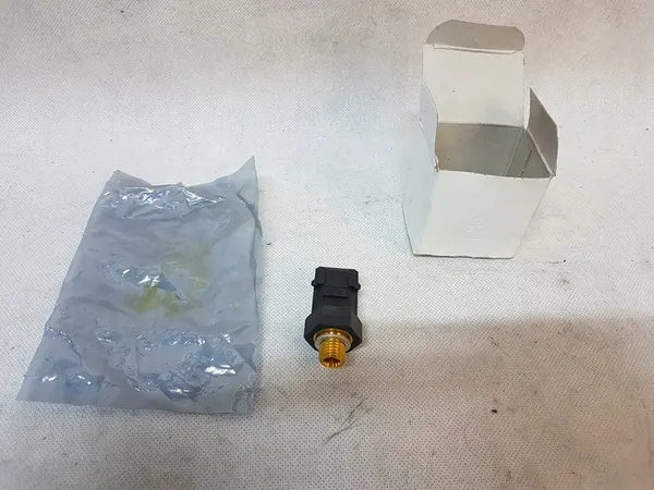 BMW Öljynpaineanturi 7549796 image 2