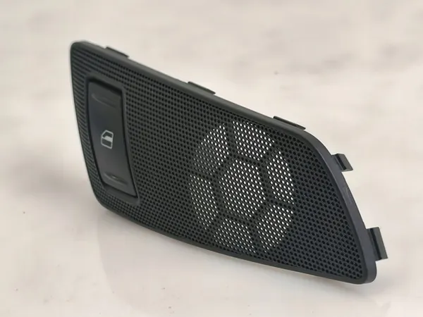 Skoda Octavia Mk2 2008 Grelha do Alto-Falante Lateral image 2