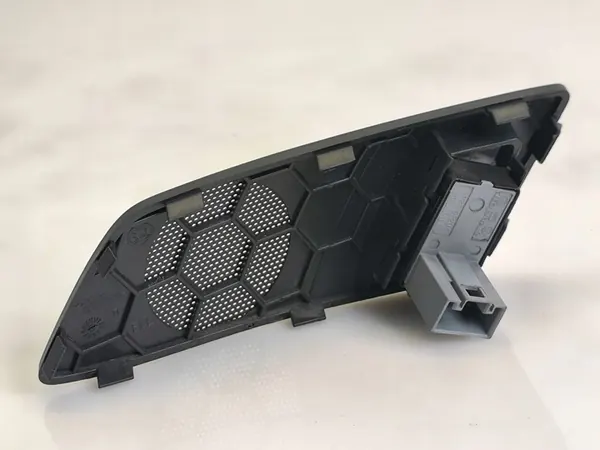 Skoda Octavia Mk2 2008 Grelha do Alto-Falante Lateral image 3