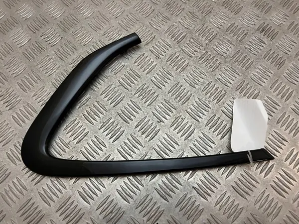 BMW X6 F16 takaikkunan tiiviste OEM 7377891 image 2