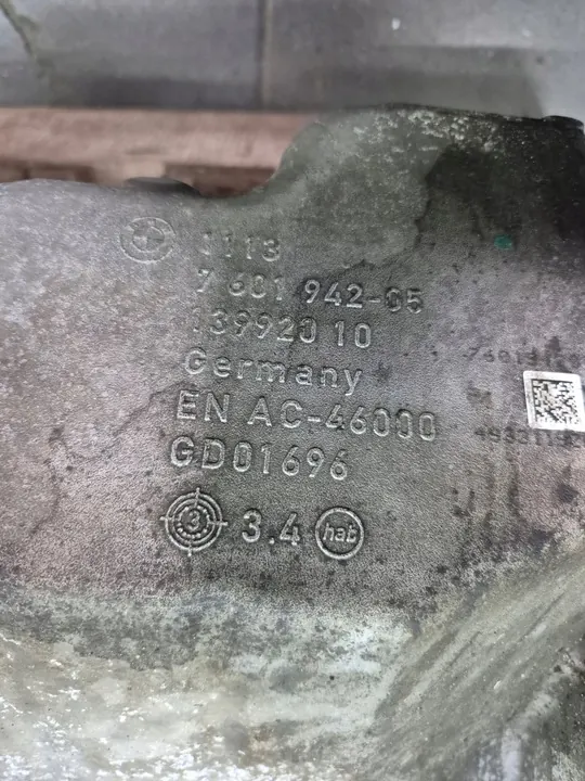 BMW F23 F25 Oljetunna 328i 428i OEM 7601942 8608779 image 2