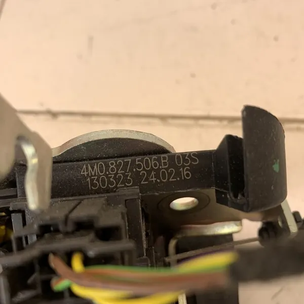 Bagagelås + fäste AUDI A4 B9 8W Avant 2016 image 9