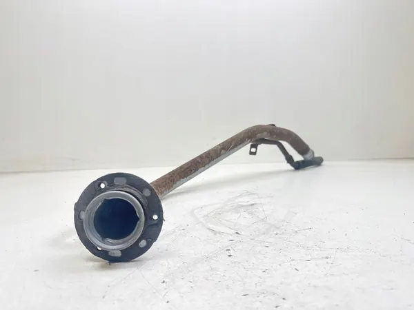 2007 KIA Sorento Fuel Filler image 1