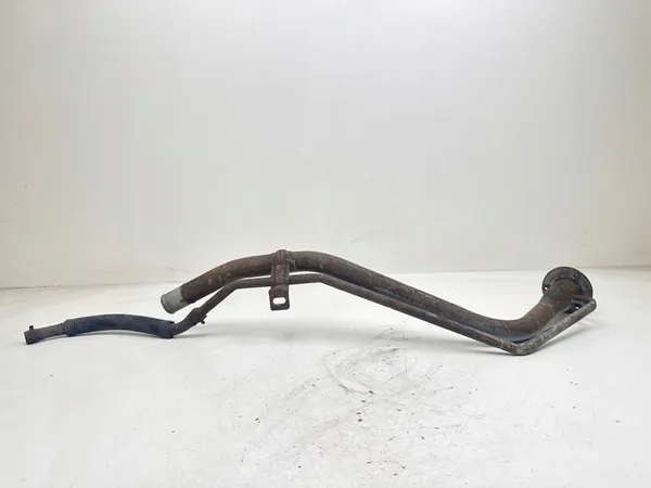 2007 KIA Sorento Fuel Filler image 2