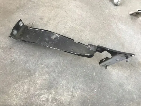 Audi A5 I 8T Kotflügelhalterung Rechts Vorne OEM 8T0821136G image 6
