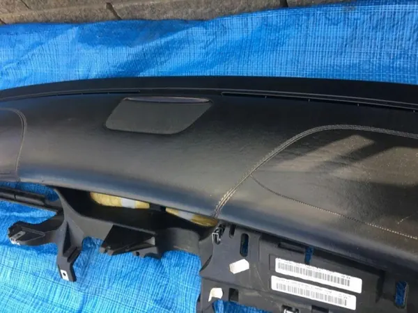 Mercedes CLS W219 Konsoli OEM / Valkoinen Lankannahka image 6