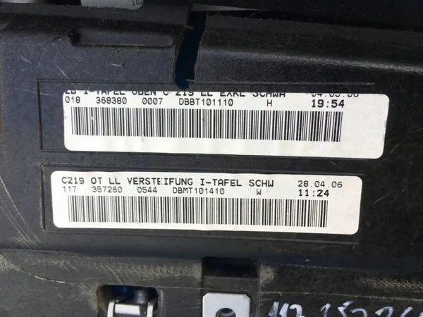 Mercedes CLS W219 Konsoli OEM / Valkoinen Lankannahka image 7