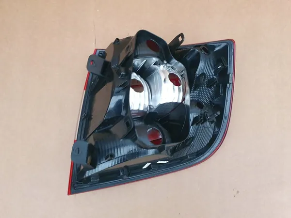 Luz trasera izquierda SKODA RAPID LIFT 5JH945095A image 3