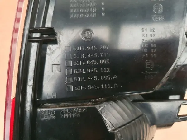 Luz trasera izquierda SKODA RAPID LIFT 5JH945095A image 4