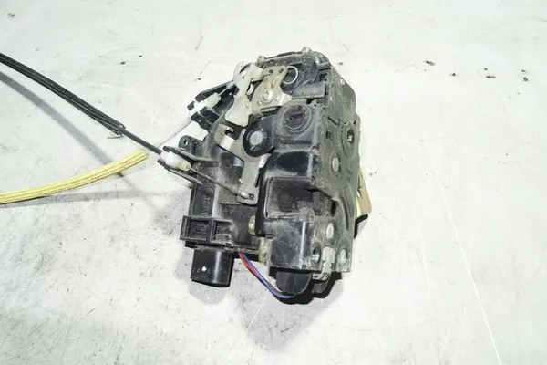 Hintere rechte Türschloss AUDI A6 4B0839016B image 3