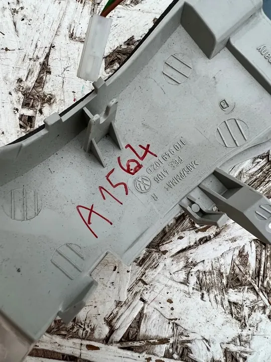 VW Touran I 1T0 Luz Indicadora Direita image 3