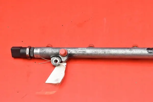 Brandstofrail A6110700095 Chrysler PT Cruiser 2.2 CRD image 2