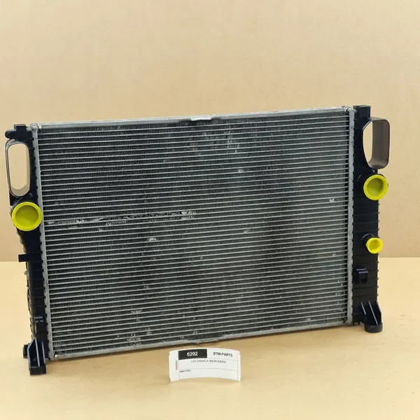 Radiador de água OEM P*AWK 2115000802 Usado image 2
