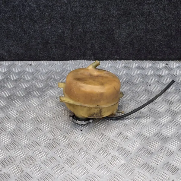Réservoir d'expansion OEM 1075000149 pour Mercedes image 3